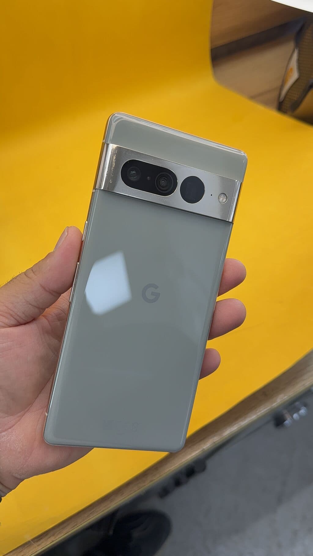 Google Pixel 7 Pro, Б/у, 256 ГБ, 1 SIM, eSIM 11 из 13