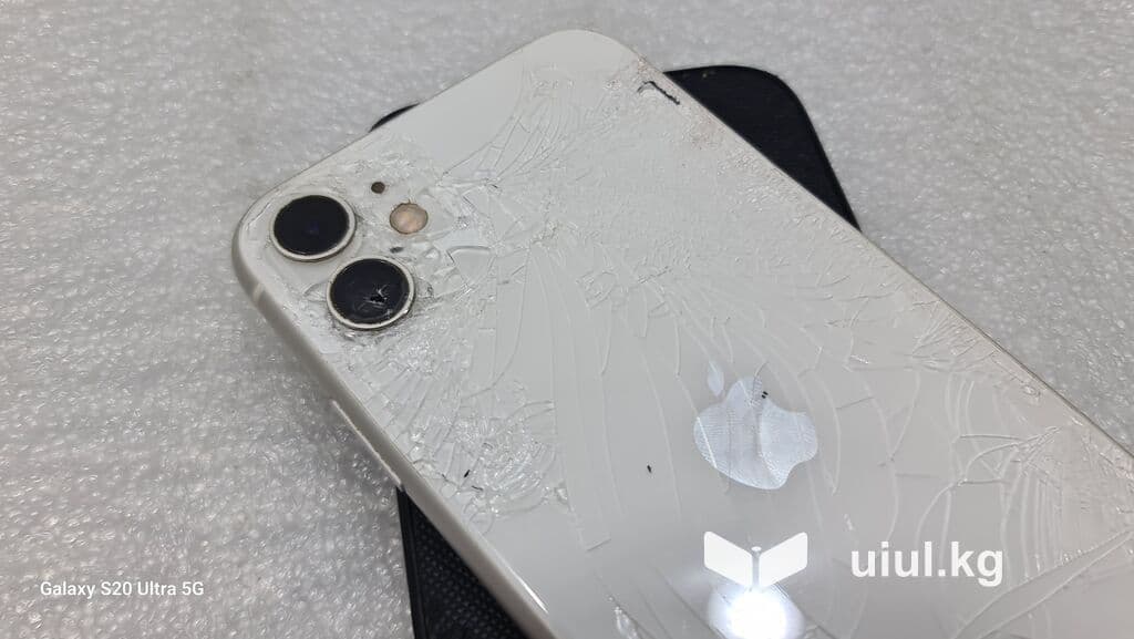 IPhone 11, Б/у, 128 ГБ, Белый, Чехол, 92 % 1 из 8