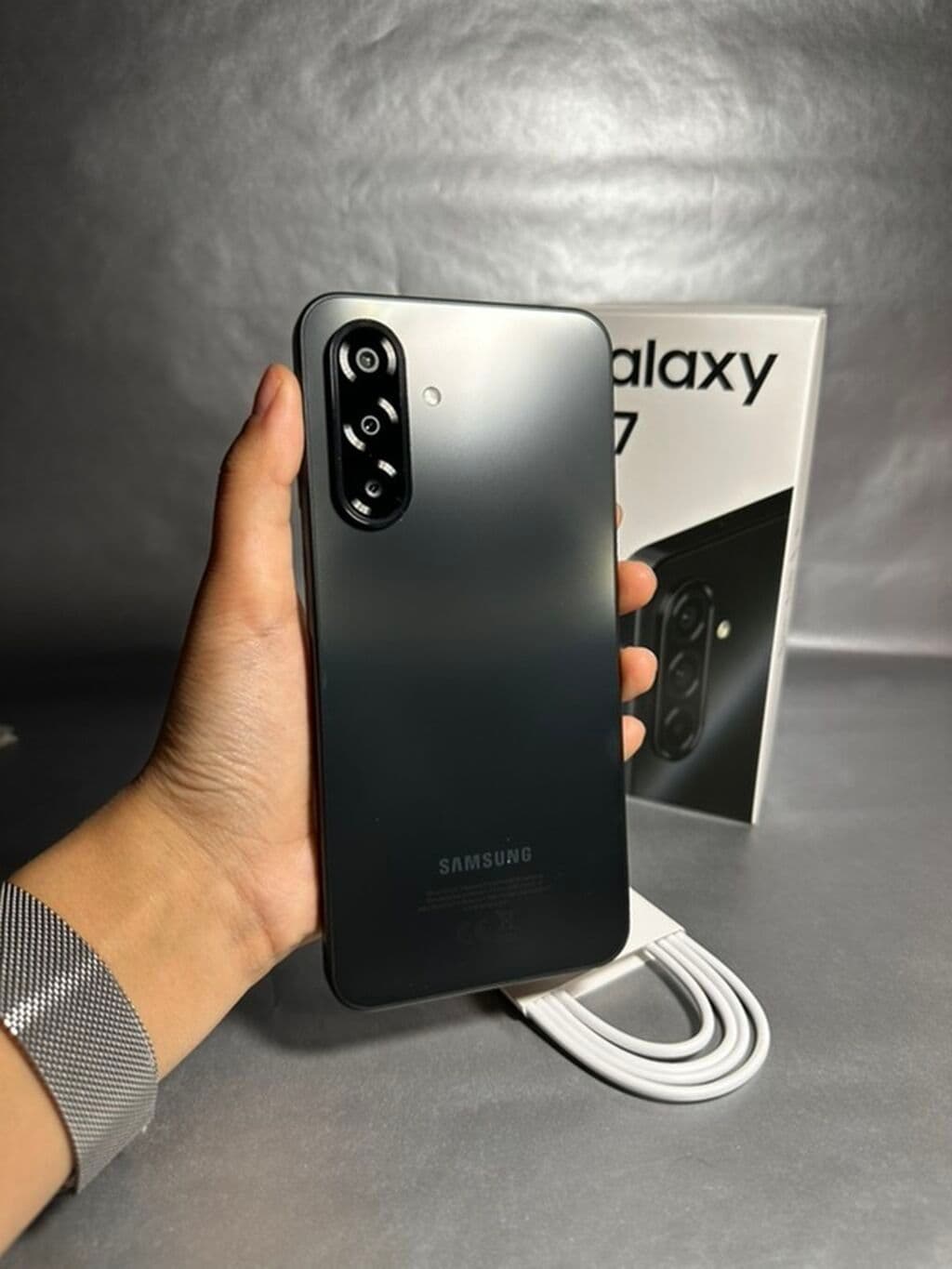Samsung Galaxy A7, Новый, цвет - Черный, В рассрочку 2 из 8