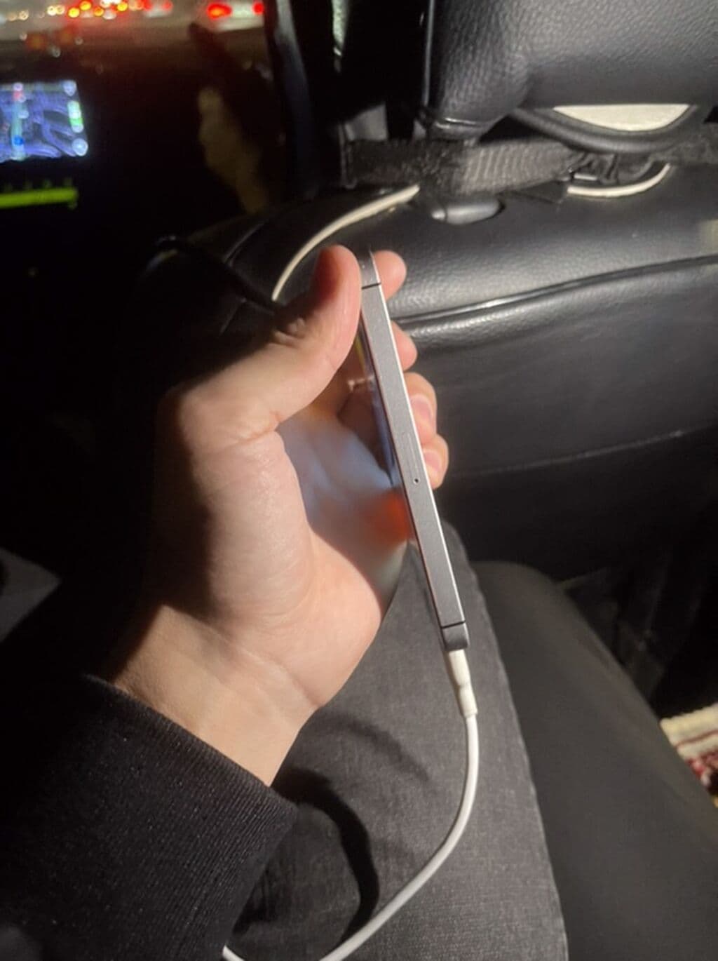 IPhone SE, Б/у, 32 ГБ, Серебристый, Кабель, 65 % 3 из 7