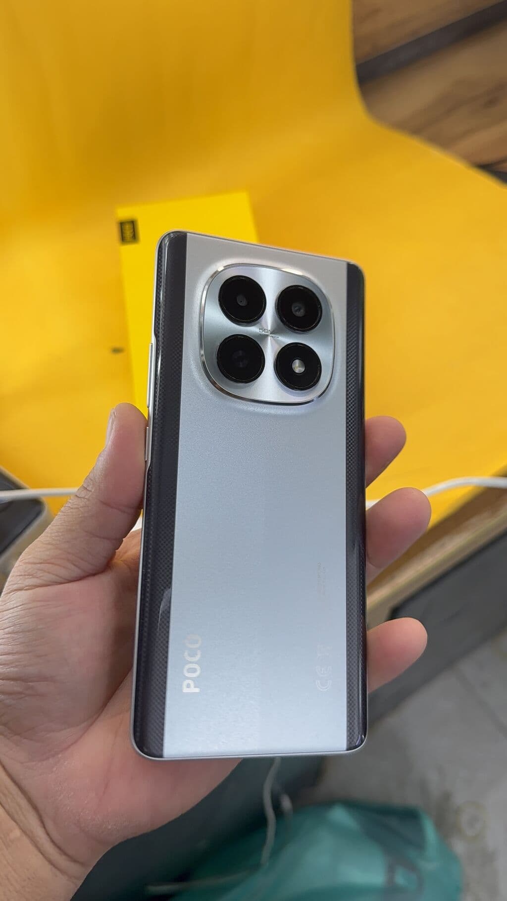 Poco M8, Б/у, 256 ГБ, 2 SIM 9 из 13