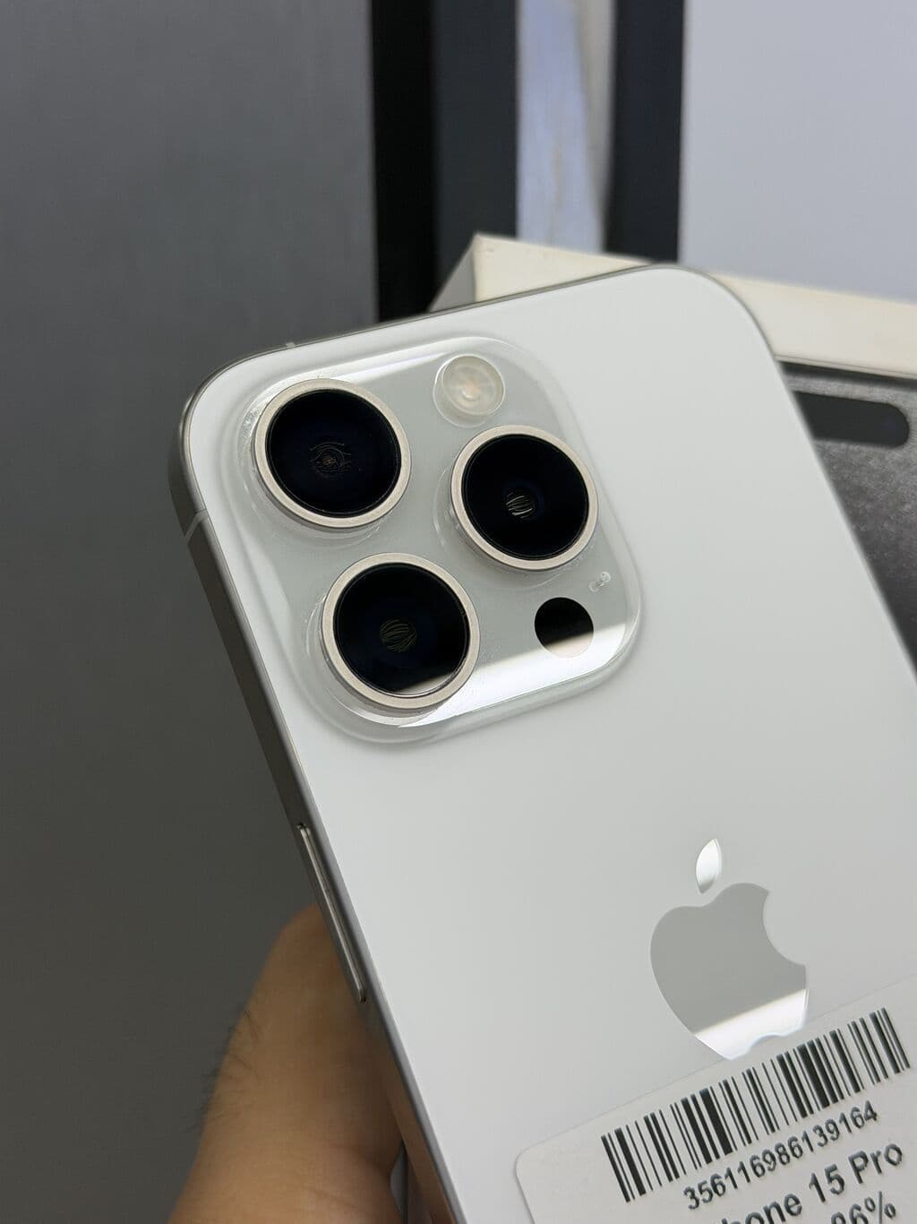 IPhone 15 Pro, Б/у, 256 ГБ, White Titanium, Коробка, В рассрочку, 86 % 2 из 5
