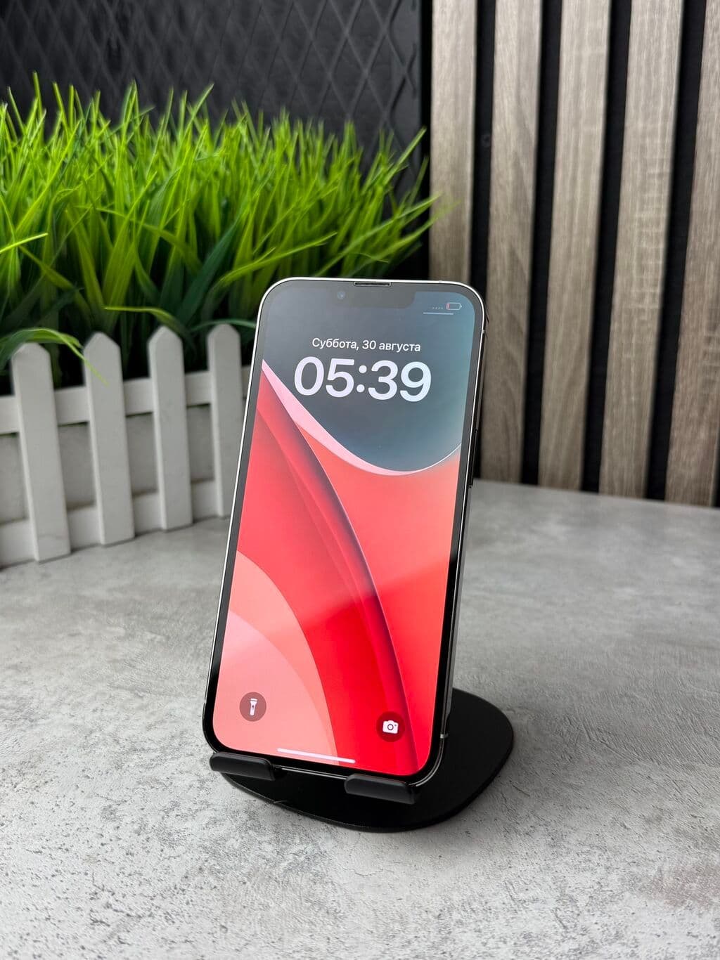 IPhone 13 Pro, Б/у, 256 ГБ, Белый, Чехол, Защитное стекло, Зарядное устройство, 91 % 2 из 8