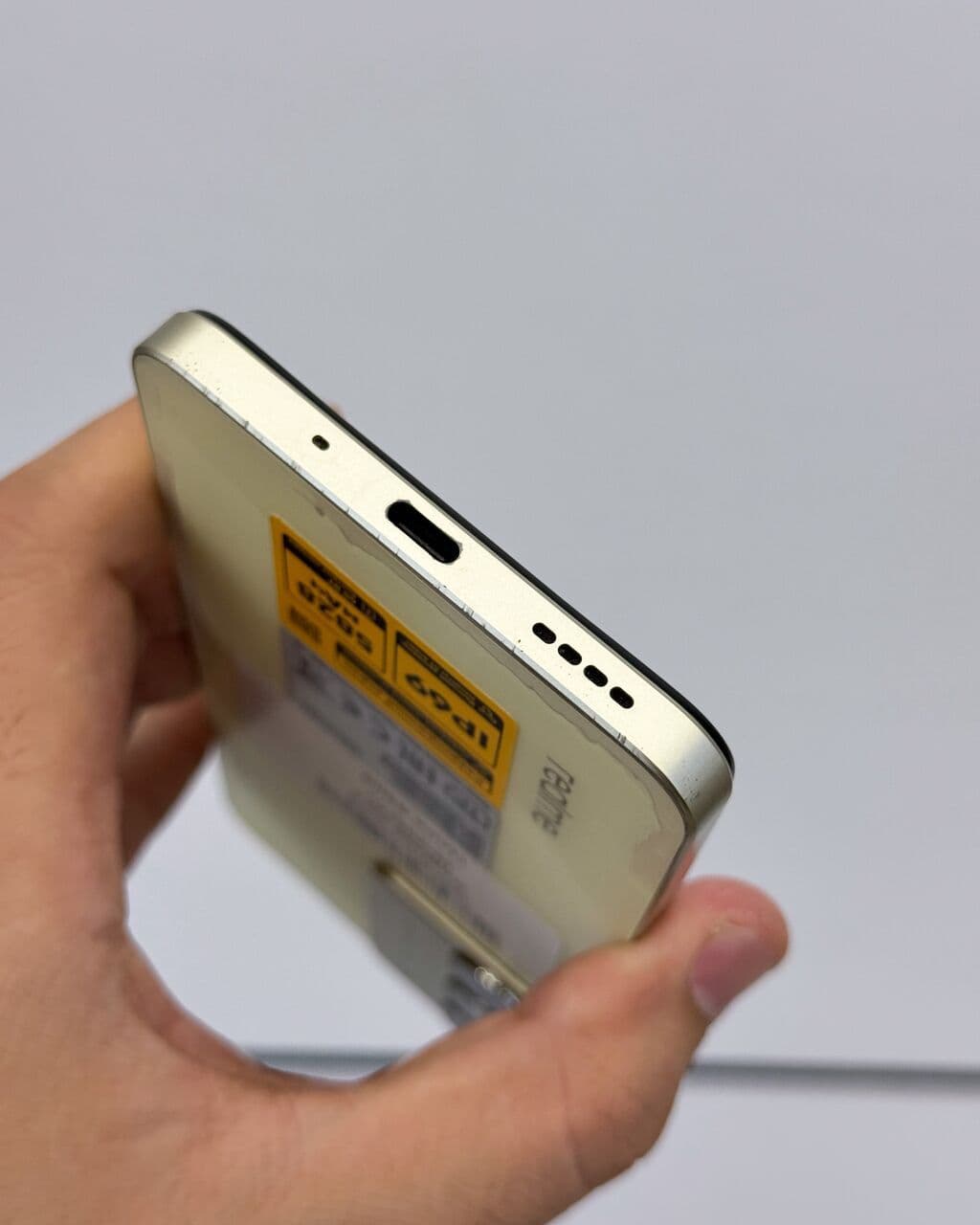 Realme C65, Б/у, 256 ГБ, цвет - Желтый, В рассрочку, 2 SIM 4 из 5