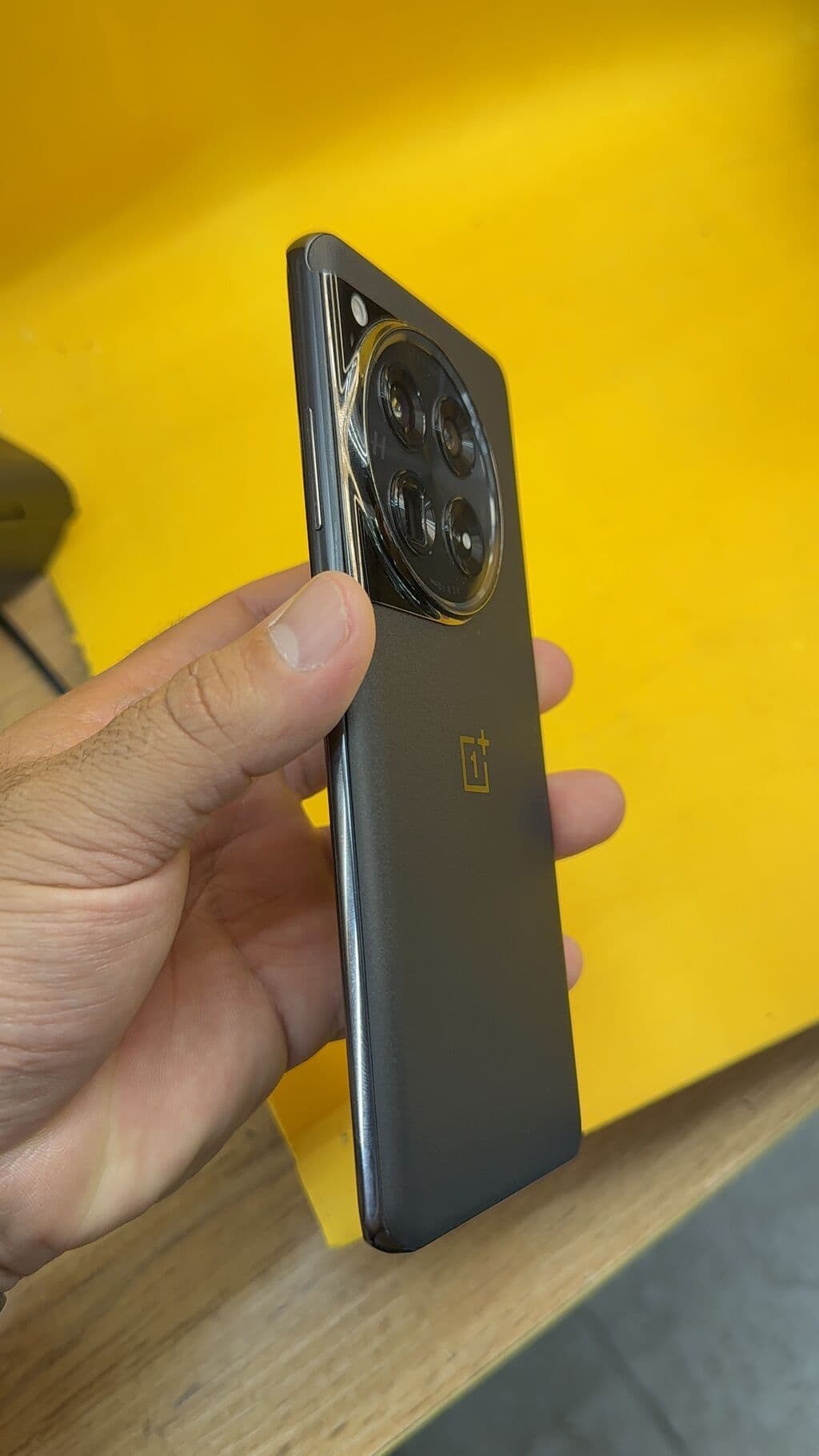 OnePlus 12, Б/у, 1 ТБ, 2 SIM 3 из 14
