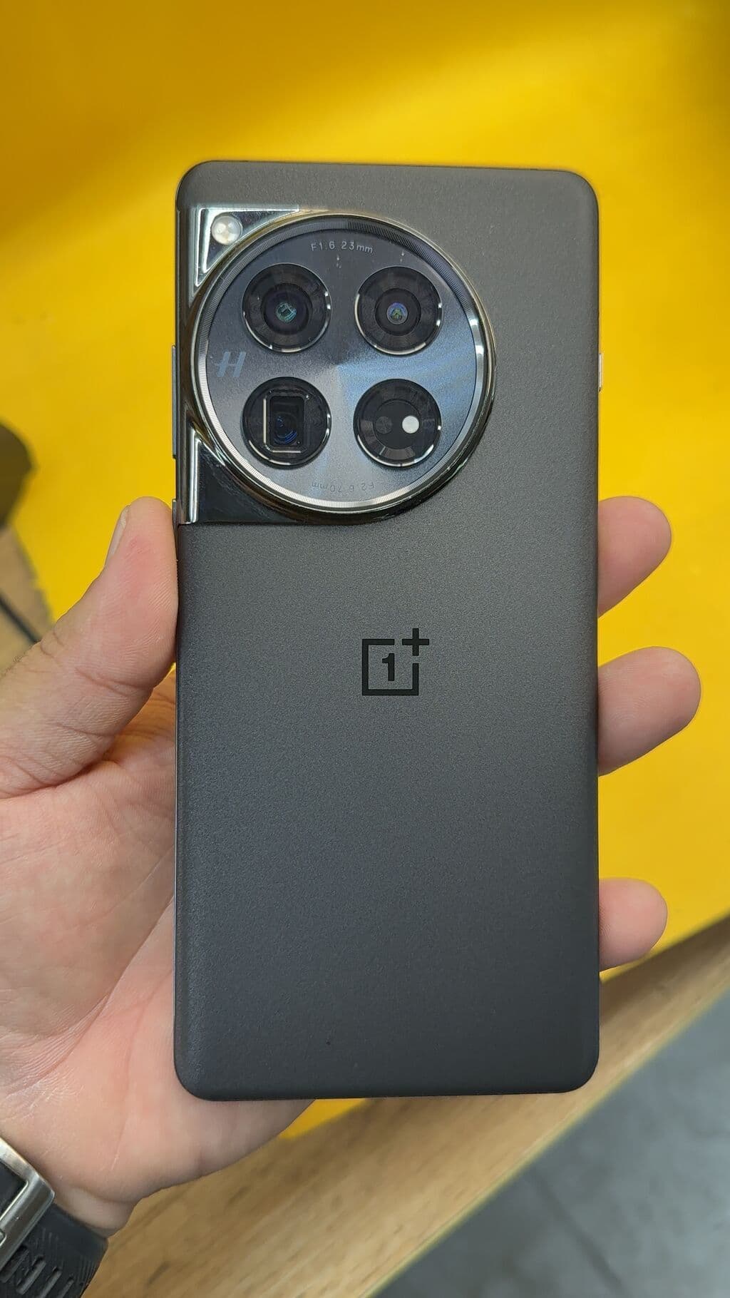 OnePlus 12, Б/у, 1 ТБ, 2 SIM 13 из 14