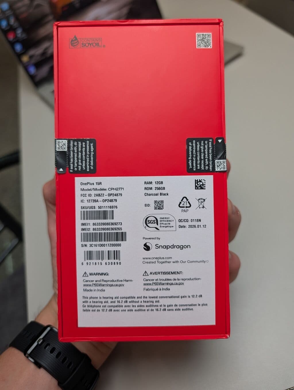 OnePlus 15R, Новый, 256 ГБ, цвет - Черный, 2 SIM 2 из 3