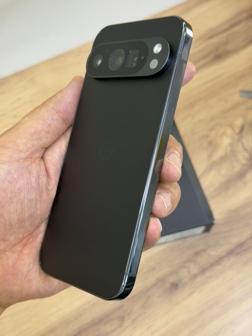 Google Pixel 9 Pro, Б/у, 256 ГБ, цвет - Серый, 2 SIM 3 из 7