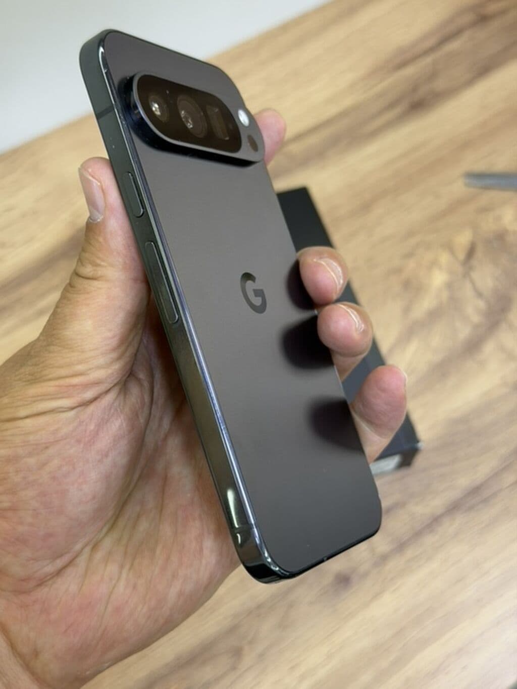 Google Pixel 9 Pro, Б/у, 256 ГБ, цвет - Серый, 2 SIM 5 из 7