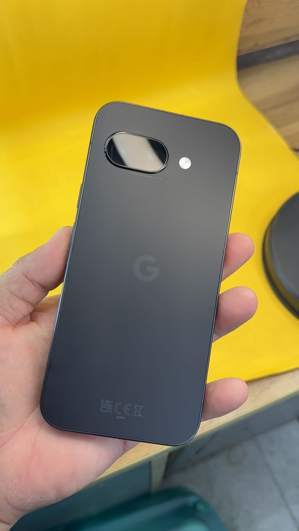 Google Pixel 9a, Б/у, 128 ГБ, 1 SIM, eSIM 10 из 12