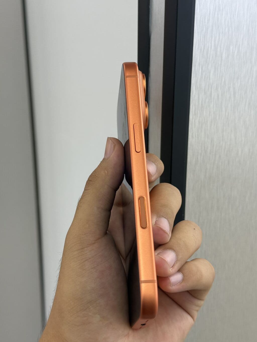 IPhone 17 Pro, Б/у, 256 ГБ, Оранжевый, Защитное стекло, Чехол, Коробка, В рассрочку, 100 % 5 из 6
