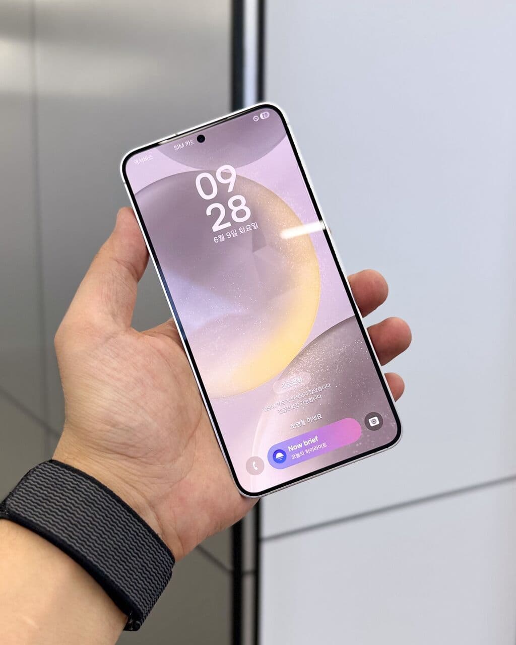 Samsung Galaxy S24+, Б/у, 256 ГБ, цвет - Белый, В рассрочку, 1 SIM, eSIM 2 из 6
