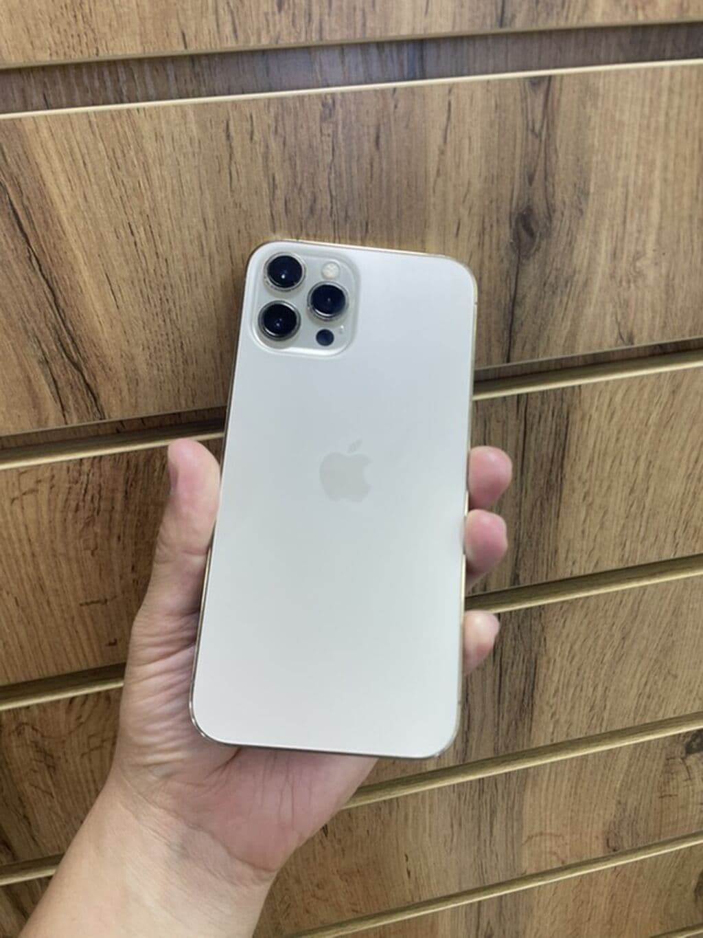 IPhone 12 Pro Max, 256 ГБ, цвет золотой Акб 91% хорошом состояние Цум 1 из 4