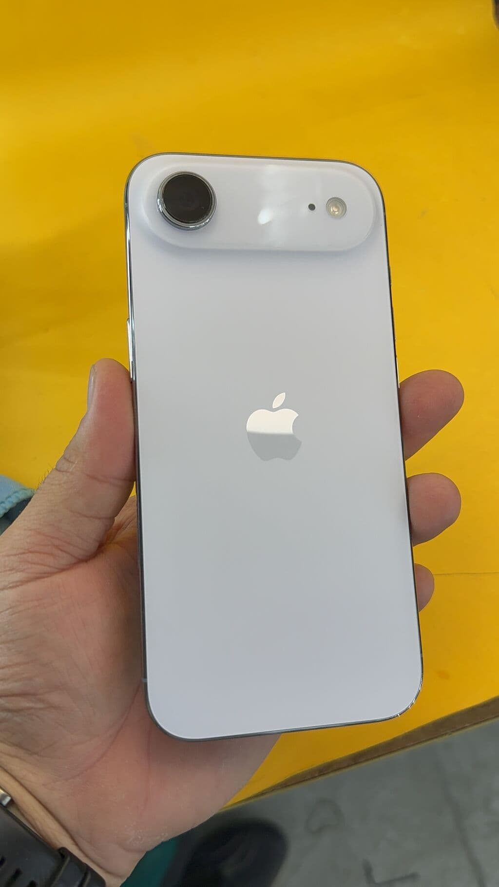 IPhone Air, Б/у, 256 ГБ, 93 % 1 из 15