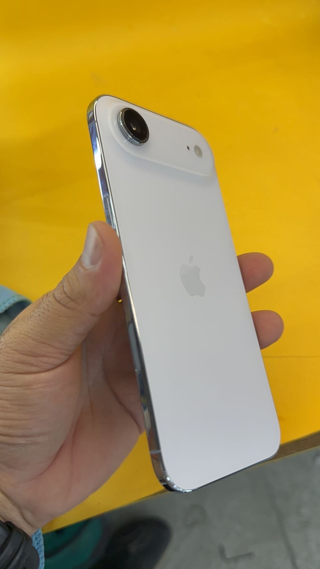 IPhone Air, Б/у, 256 ГБ, 93 % 2 из 15