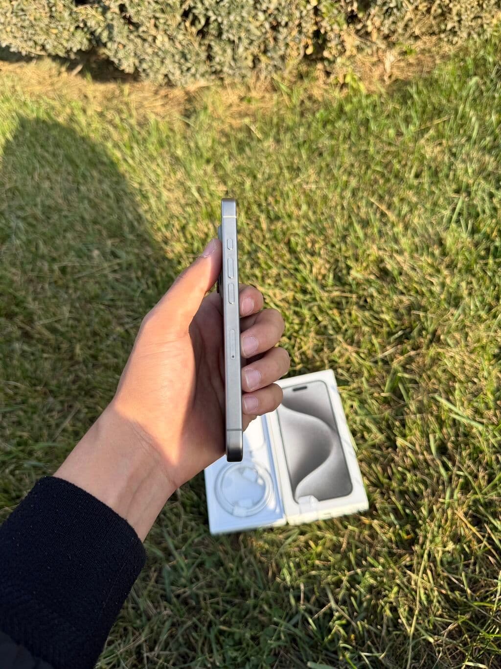 IPhone 15 Pro, Б/у, 256 ГБ, Natural Titanium, Зарядное устройство, Защитное стекло, Чехол, 87 % 5 из 8