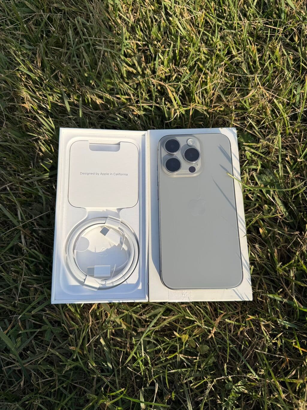 IPhone 15 Pro, Б/у, 256 ГБ, Natural Titanium, Зарядное устройство, Защитное стекло, Чехол, 87 % 7 из 8