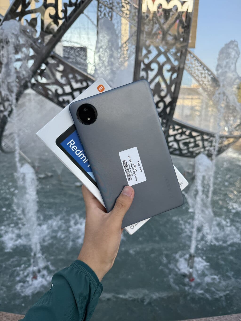 Планшет, Redmi, память 128 ГБ, 8" - 9", 4G (LTE), Б/у, Классический цвет - Черный