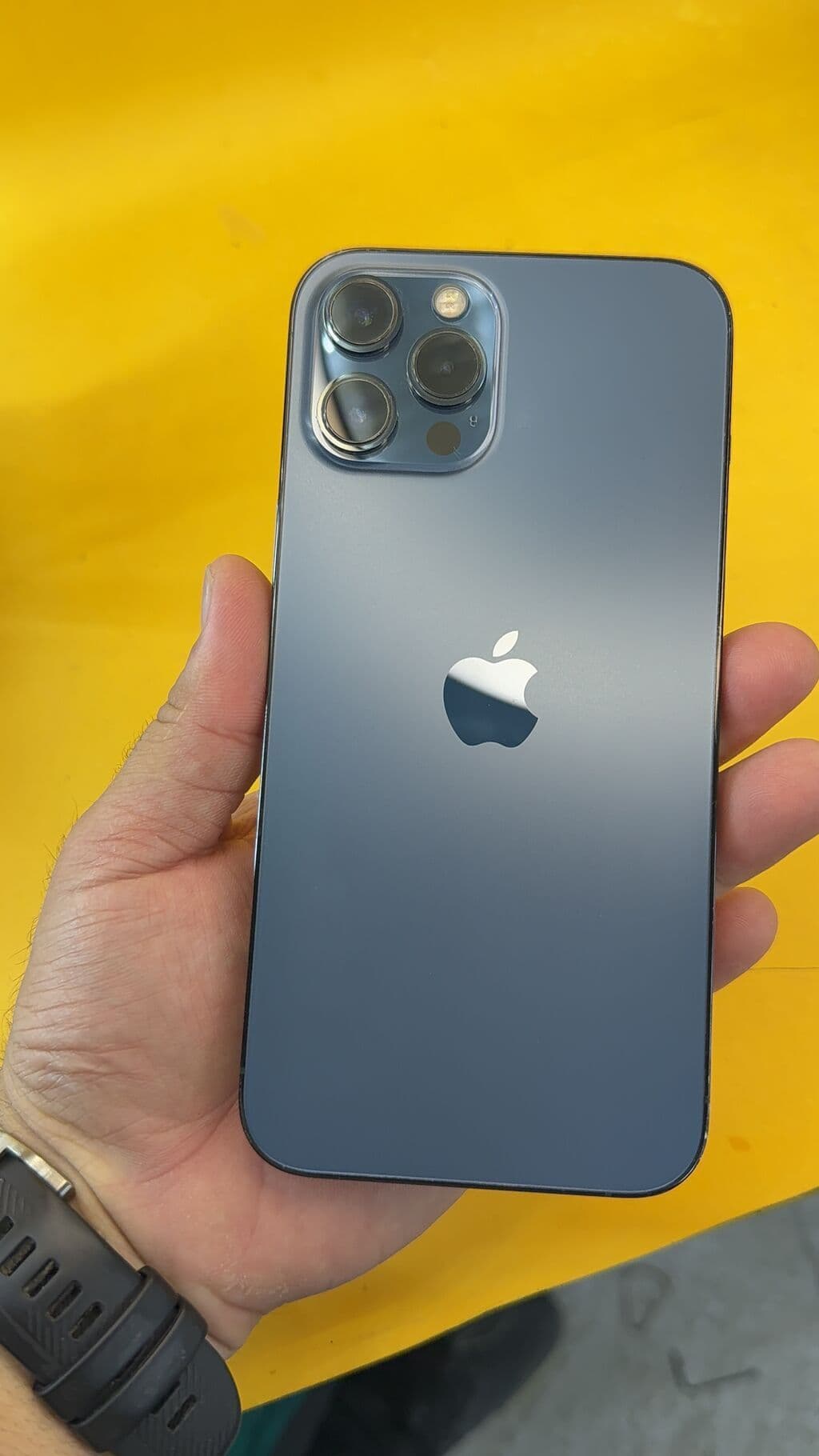IPhone 12 Pro Max, Б/у, 256 ГБ, 100 % 2 из 15