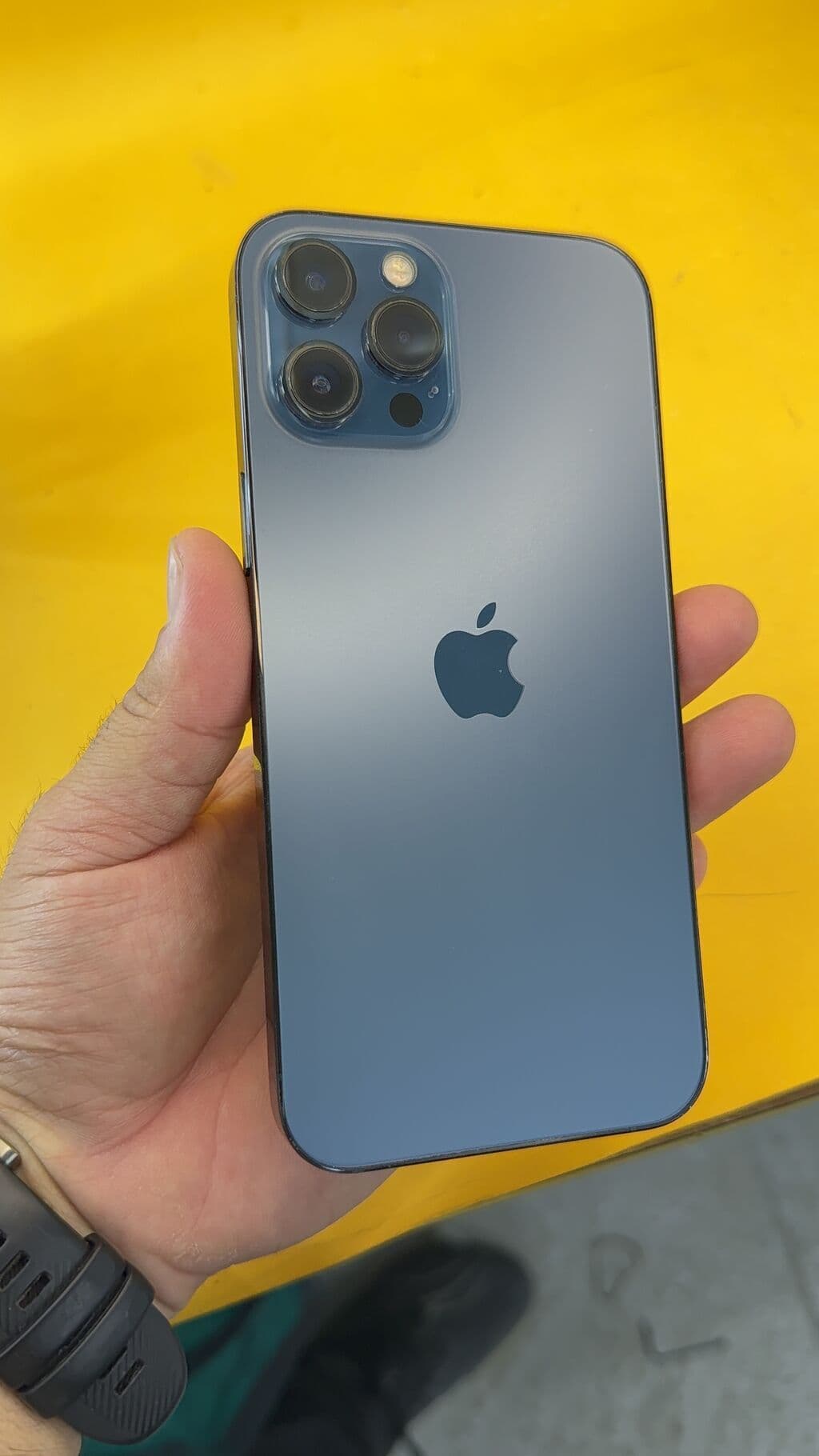 IPhone 12 Pro Max, Б/у, 256 ГБ, 100 % 9 из 15